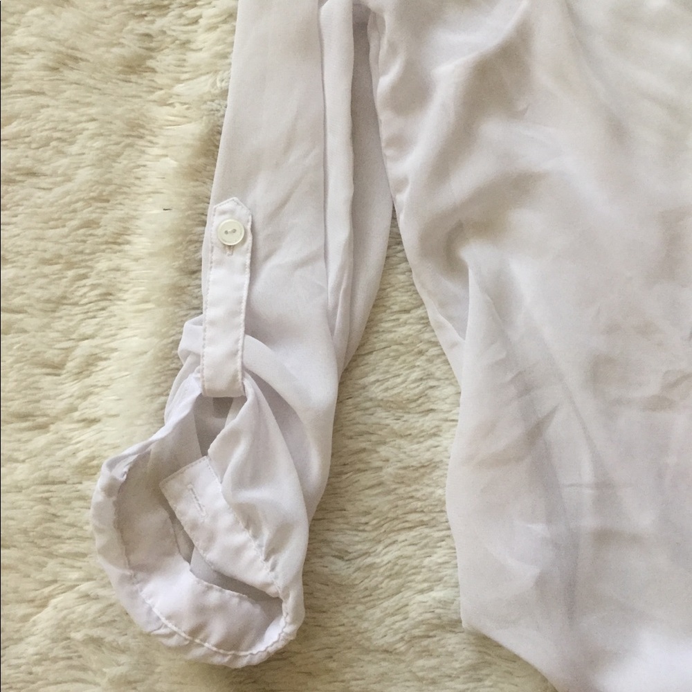 White blouse - Picture 4 of 7